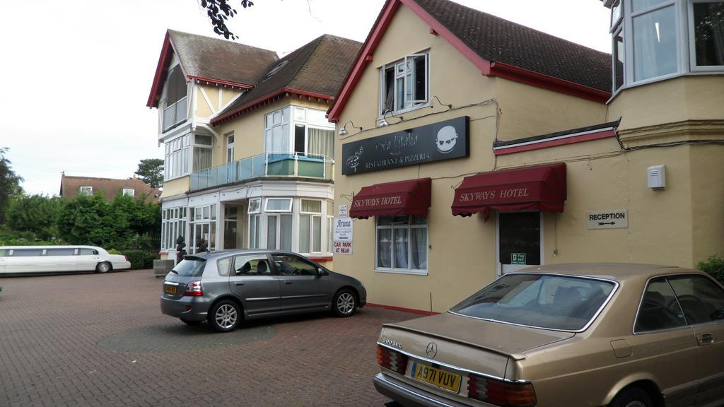 Skyways Hotel Slough Ngoại thất bức ảnh