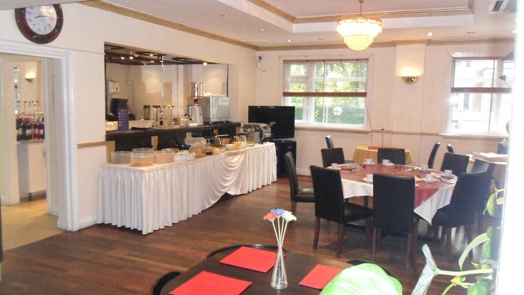 Skyways Hotel Slough Ngoại thất bức ảnh